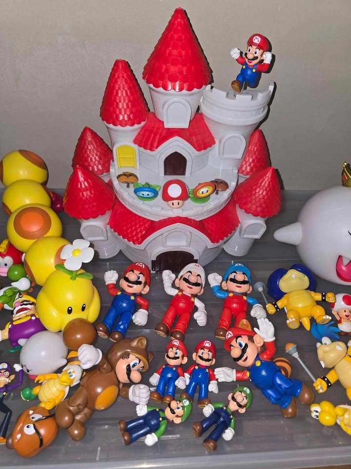 Super Mario Jakks Pacific Figures & Castle Playset - photo 4