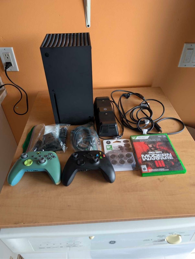Xbox Series X + 2 Controllers & Charge Dock