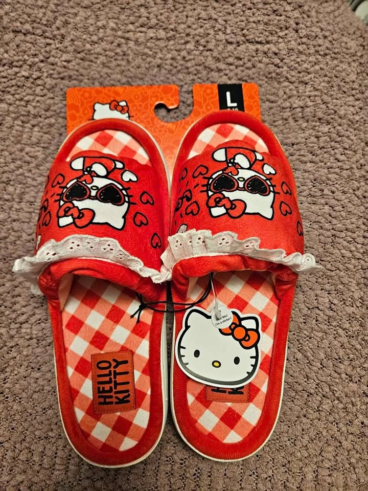 Hello Kitty Valentine's Slippers Size Large