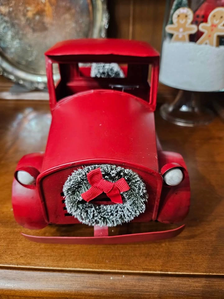 Target Red Truck Christmas Decor - photo 3