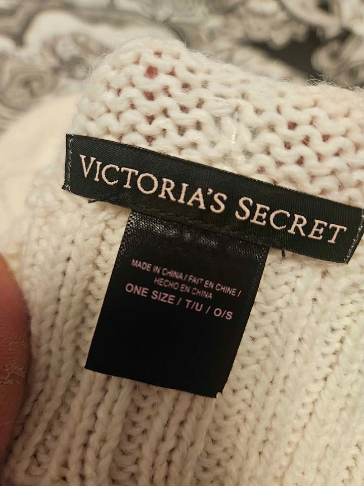 Victoria's Secret Cream Winter Beanie and Scarf Set - photo 3