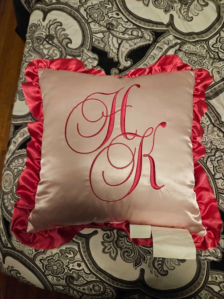 Hello Kitty Pink Satin Pillow - photo 2
