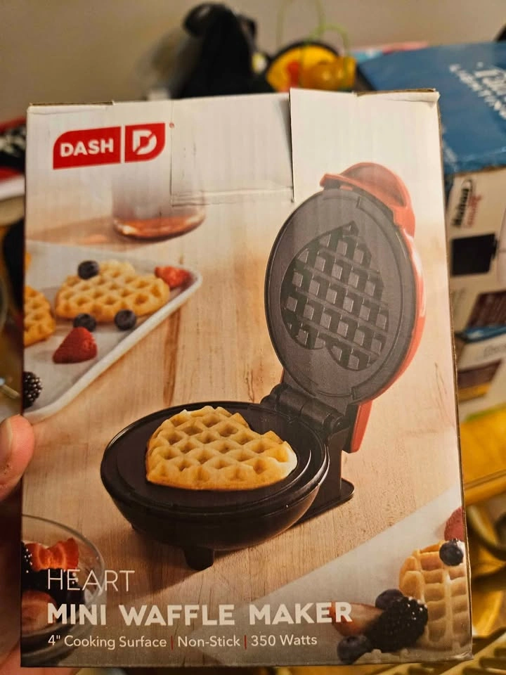 Heart Waffle Maker - photo 2