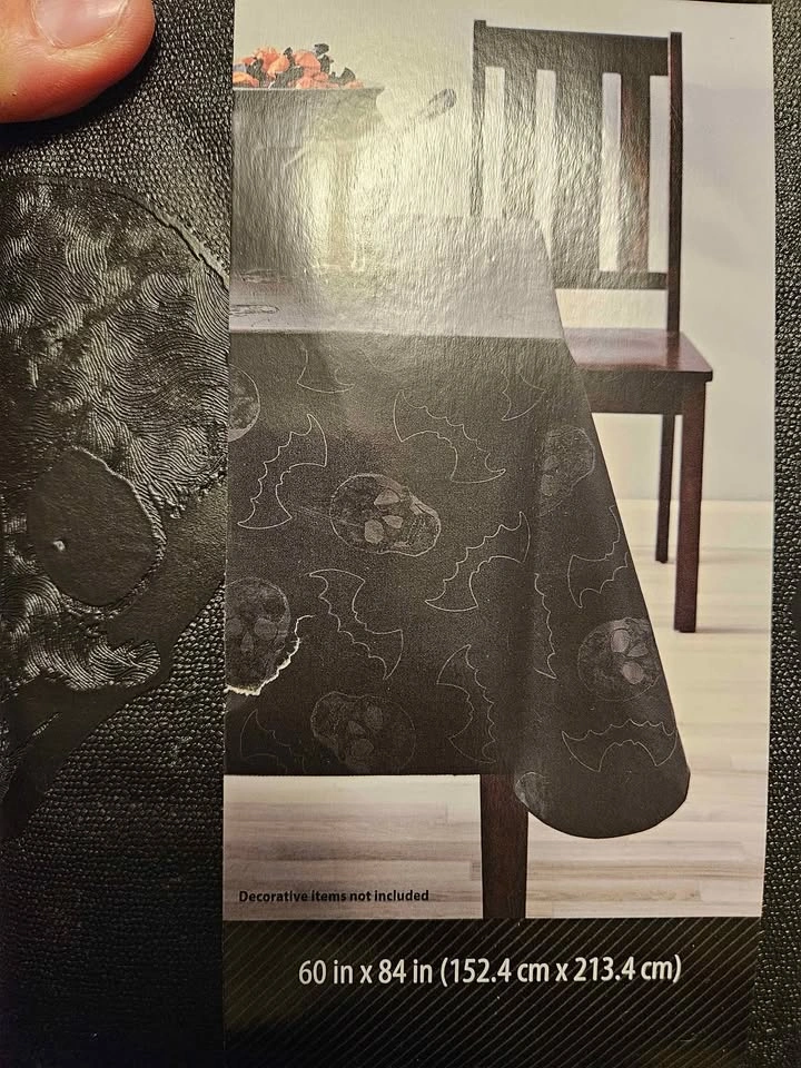Halloween Skulls and Bats PEVA Rectangle Tablecloth - photo 3