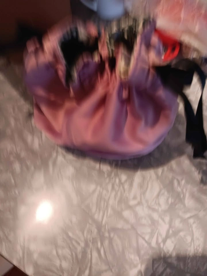Gucci Beauty Pink Satin Drawstring Bag & Assorted Bags - photo 3