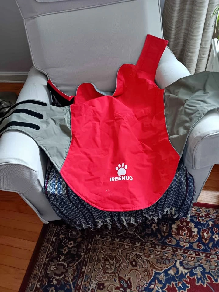 IREENUO 4XL Red Dog Jacket & Arcadia Trail Teal Dog Coat