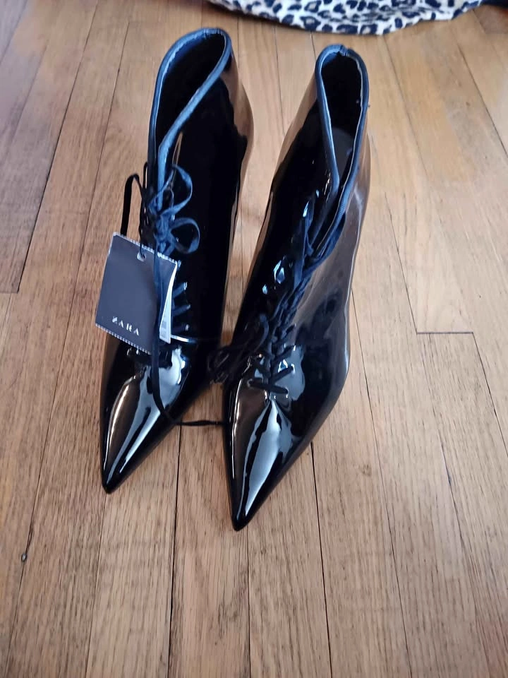 Zara Black Patent Leather Lace-Up Ankle Boots Size 39 (size 8)