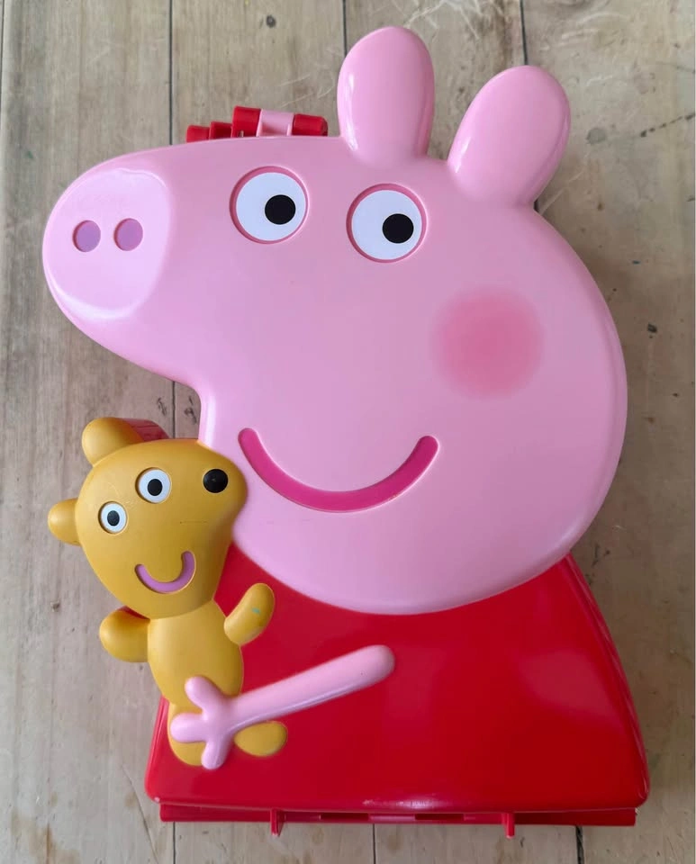 Peppa Pig Carry Along Friends Toy Case + 2 Figures - photo 3