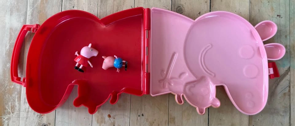 Peppa Pig Carry Along Friends Toy Case + 2 Figures - photo 5