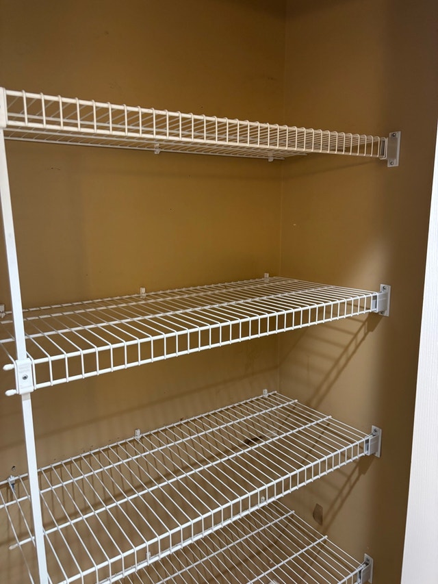 Closetmaid Wire Shelving Unit - photo 4