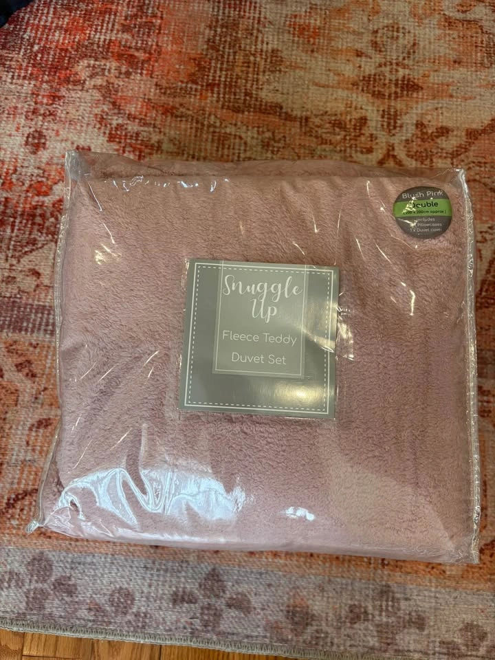 New Full/Double Sheet Set & Fuzzy Blanket - photo 3