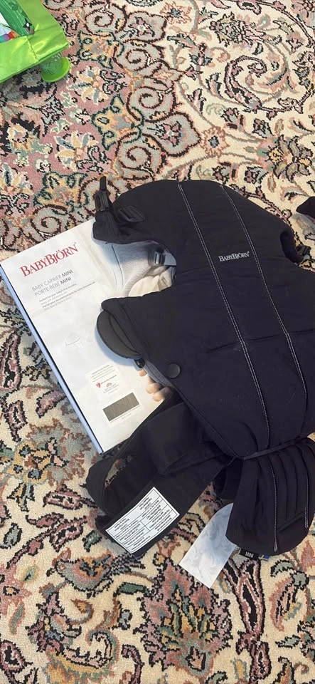 BabyBjorn Adjustable Infant Baby Carrier (face in or out) - like - photo 5
