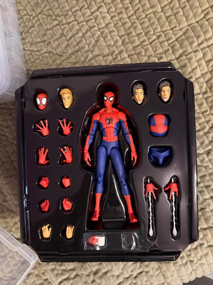 Sentinel Spider-Man Peter b Parker - photo 2