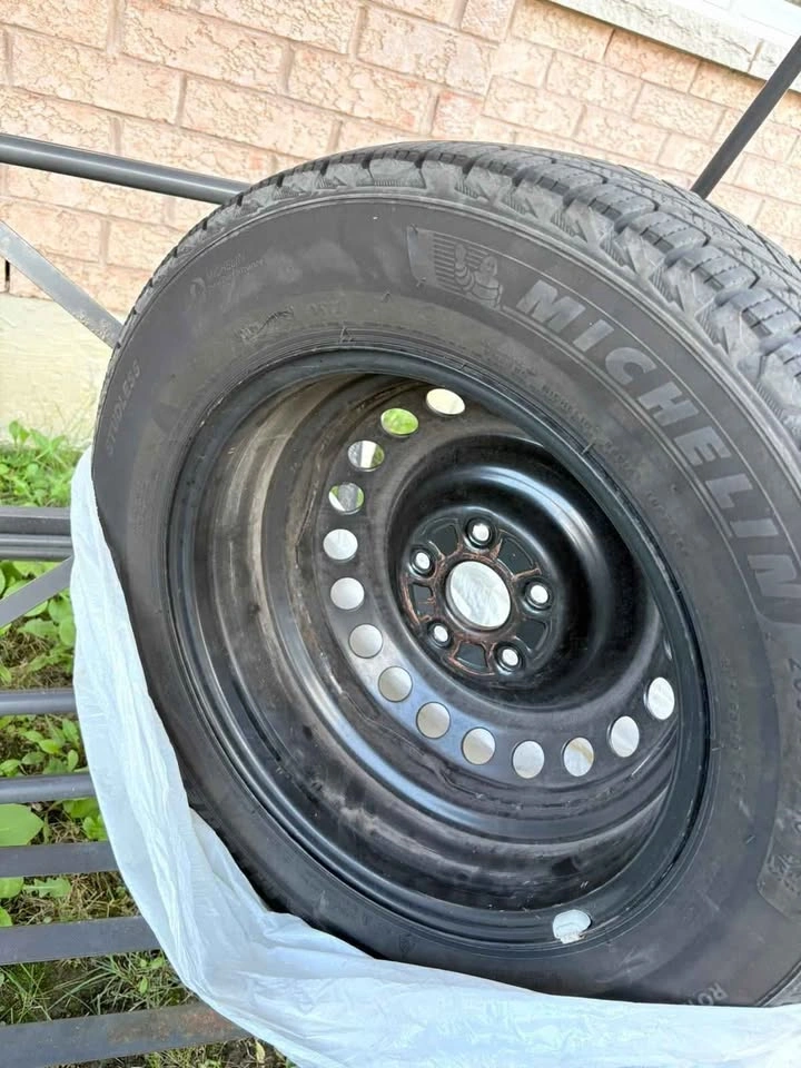 Michelin X-Ice Snow Studless Tires on Rims - photo 2