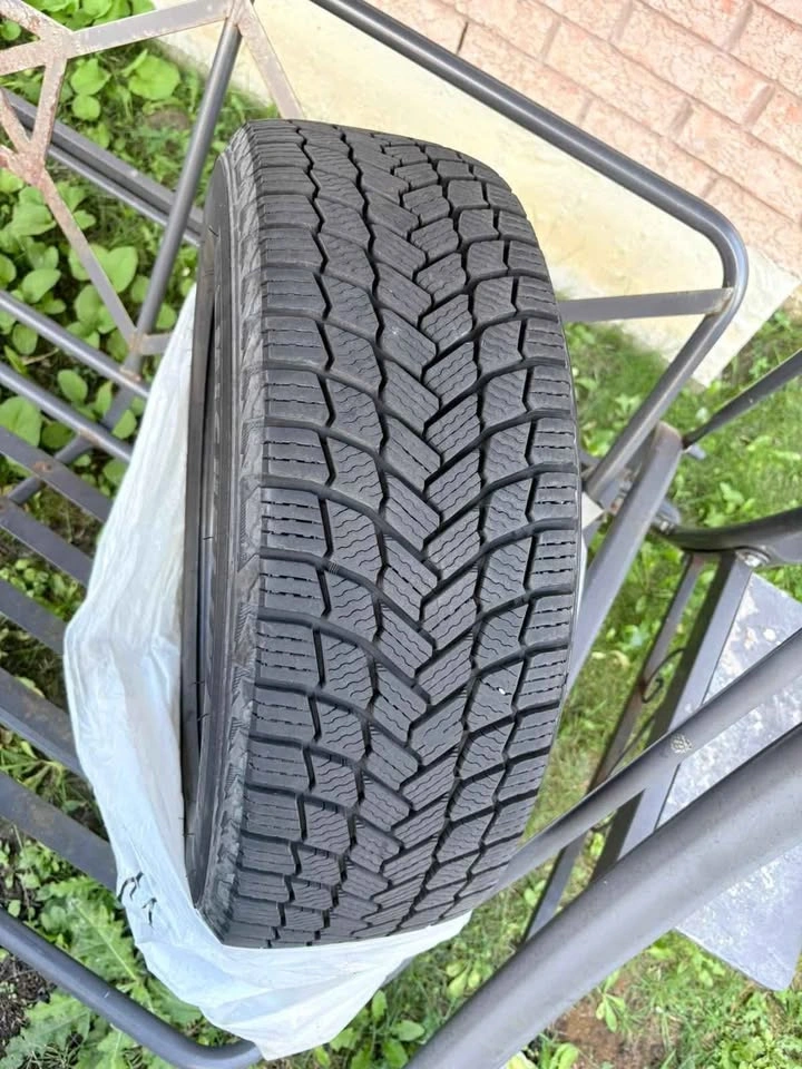 Michelin X-Ice Snow Studless Tires on Rims - photo 3