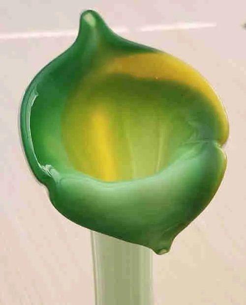 Jack in the Pulpit Calla Lily Glass Vase image indicator(2)