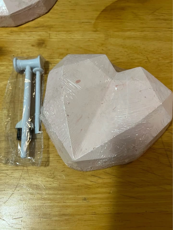 Heart-Shaped Gem Dig Kit – Fun Kids Activity - photo 2