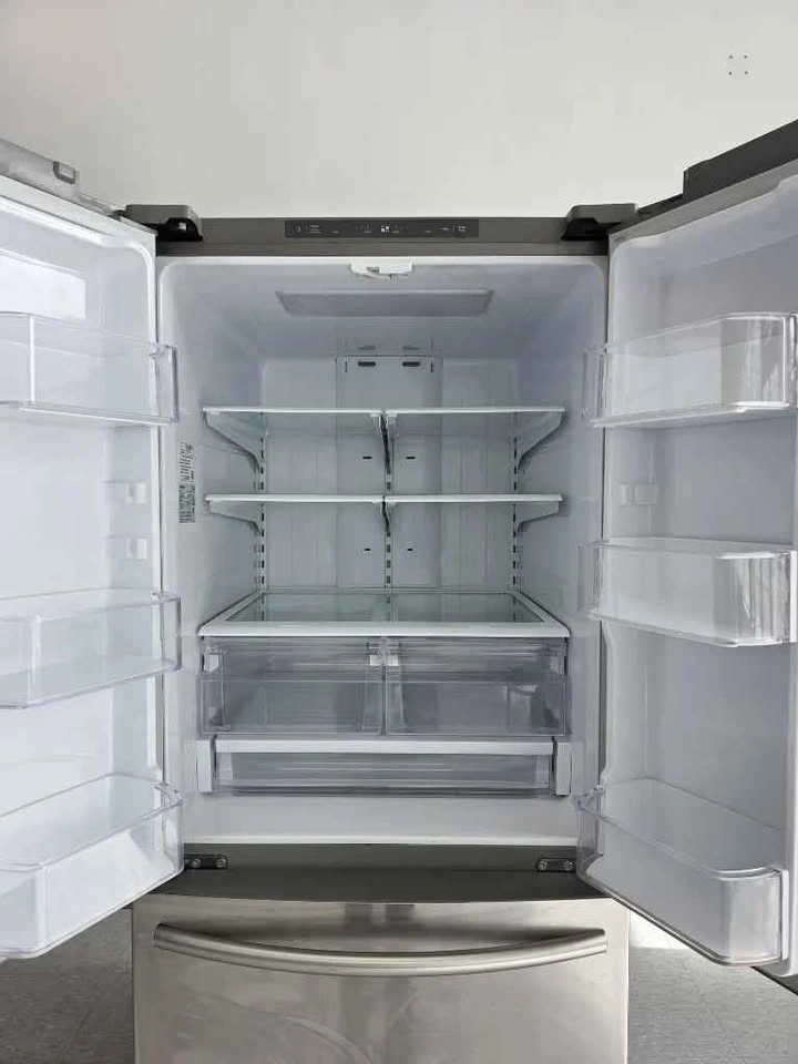 Samsung Fridge RF220NCTASR - Counter Depth - 3 Month Warranty! - photo 2