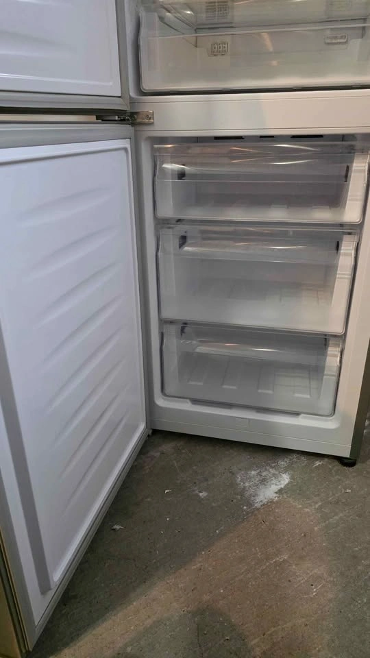 24” Electrolux Bottom Freezer Fridge – Stainless Steel – Condo/A - photo 3