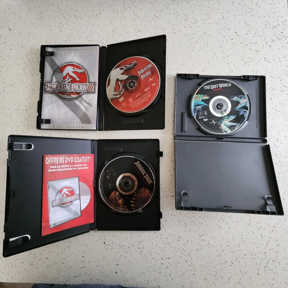 Jurassic Park Trilogy DVDs (x3) - photo 3
