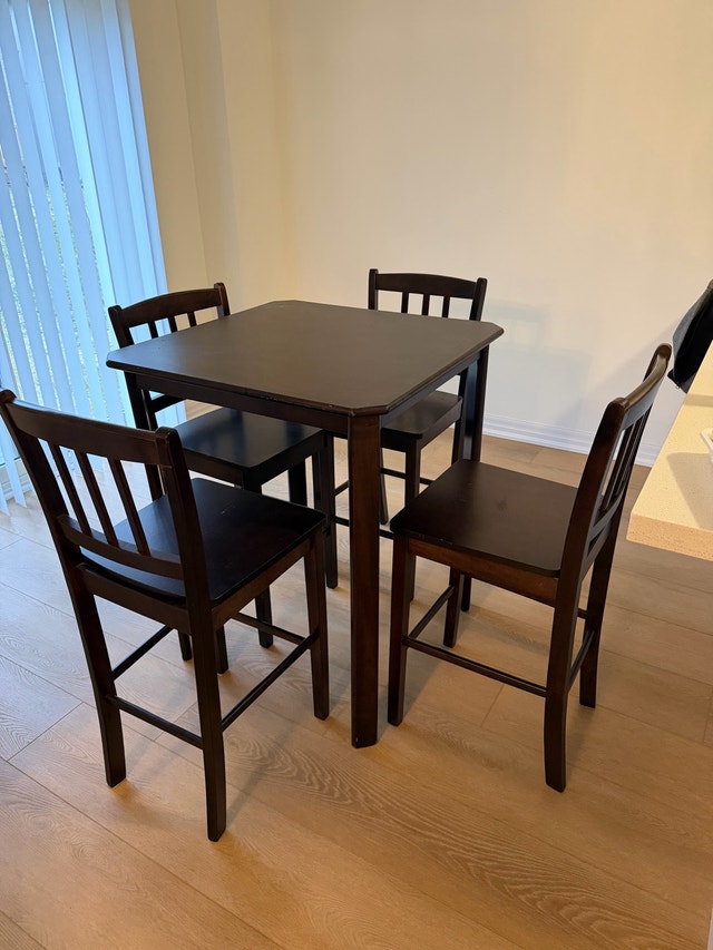 Bar Table and High Chairs