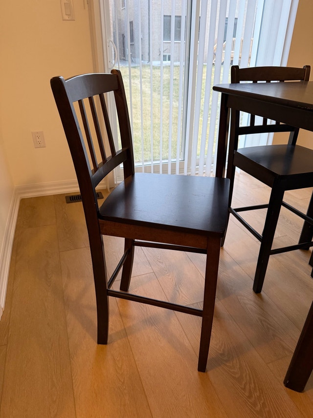 Bar Table and High Chairs - photo 3