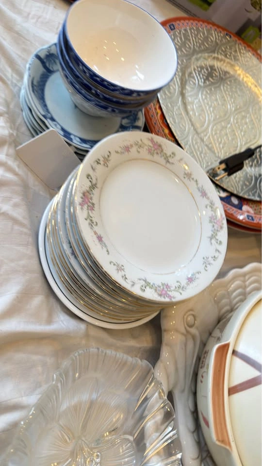 Misc household and kitchen supplies (everything for $50) - photo 2