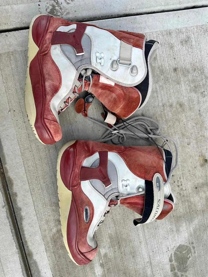 Burgundy Solomon Snowboard Boots - Men's Size 8
