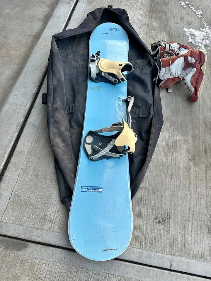 Salomon Unibody 300 FS 152 Snowboard with Bindings