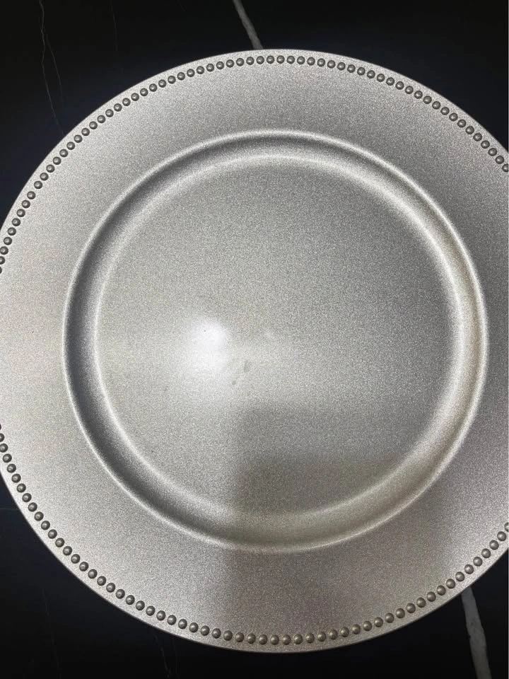 Silver charger plates - photo 2