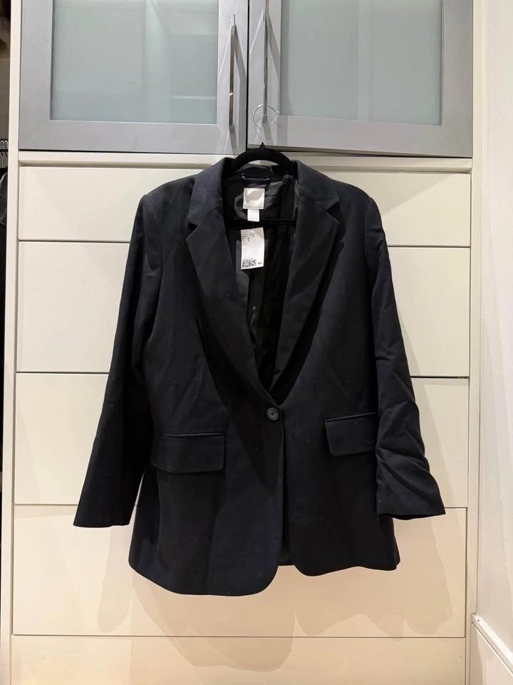 NWT H&M Black Single-Button Blazer - Size Small - photo 4
