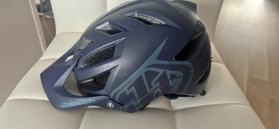 Giro Synthe MIPS Road Bike Helmet
