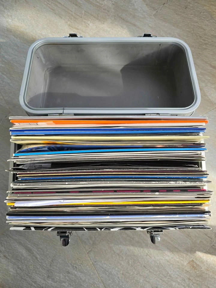 2 Cases of Classic 2000s Vinyl - photo 2