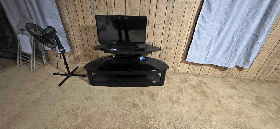 TV Stand and TV
