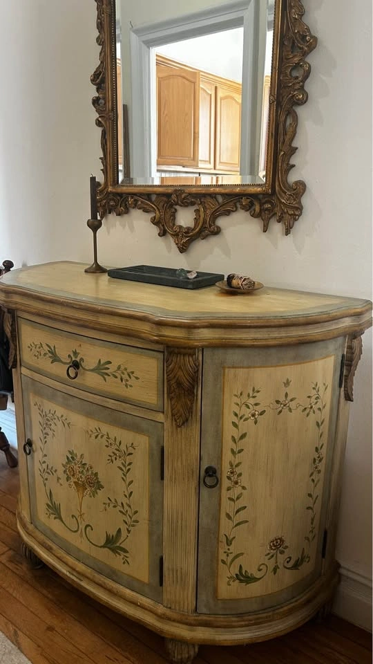 Beautiful Console with drawers and shelves for storage (Bay Ridg - photo 2