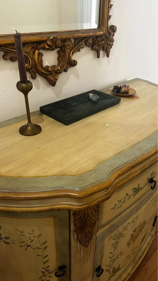 Beautiful Console with drawers and shelves for storage (Bay Ridg - photo 3