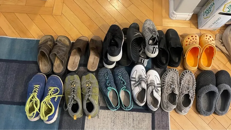 13 Pairs of Shoes, Sandals - SIZE 8.5 image indicator(2)