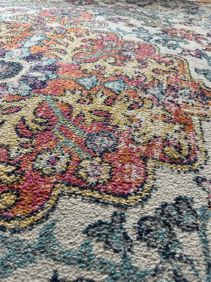 Mandala Indoor Area Rug (6 x 9 ft) - photo 2
