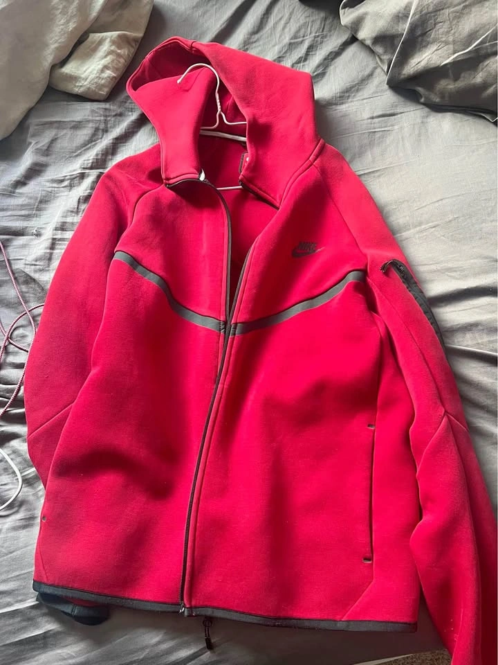 Large red Nike tech