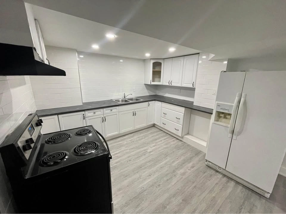 1 Bed 1 Bath Basement apartment - photo 4