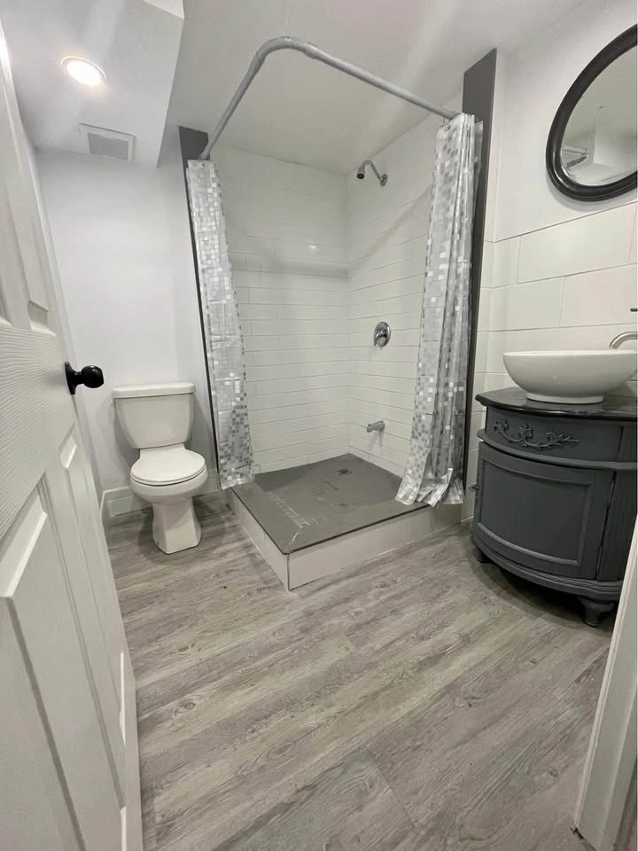 1 Bed 1 Bath Basement apartment - photo 5
