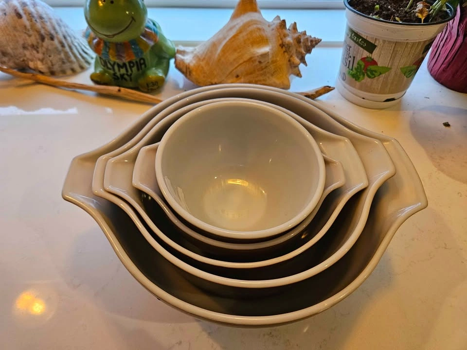Pyrex Vintage Woodland Brown Mixing Bowl Set - photo 2