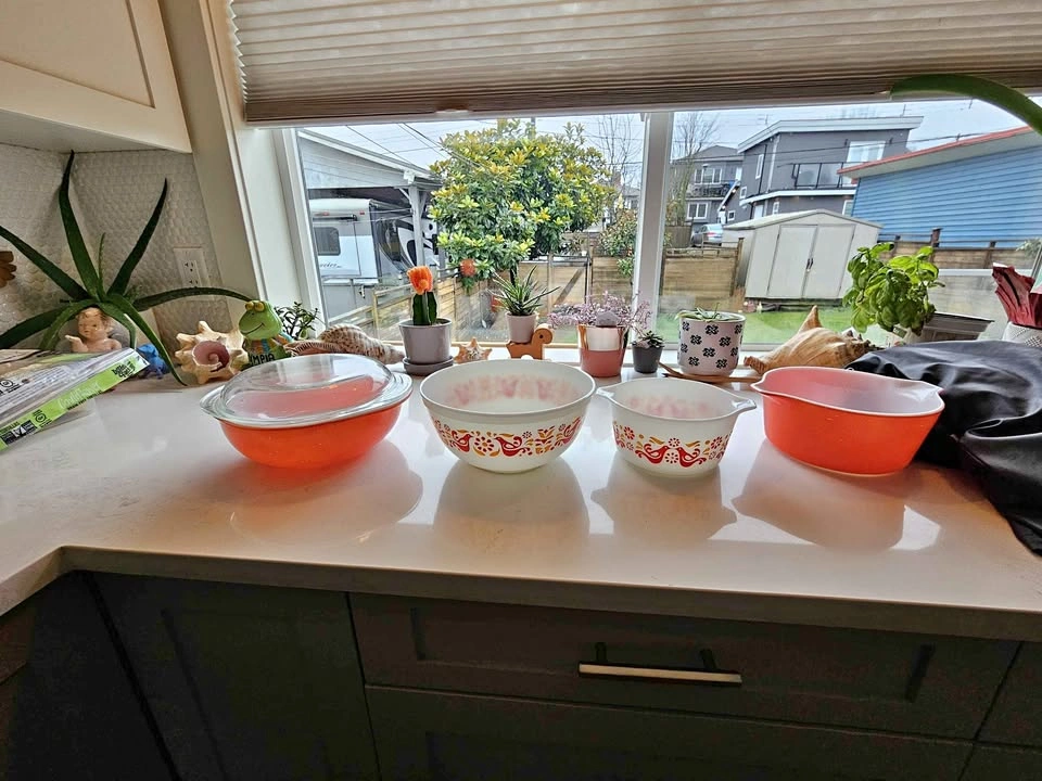 Vintage 1970s Pyrex Bowls & Casserole Set