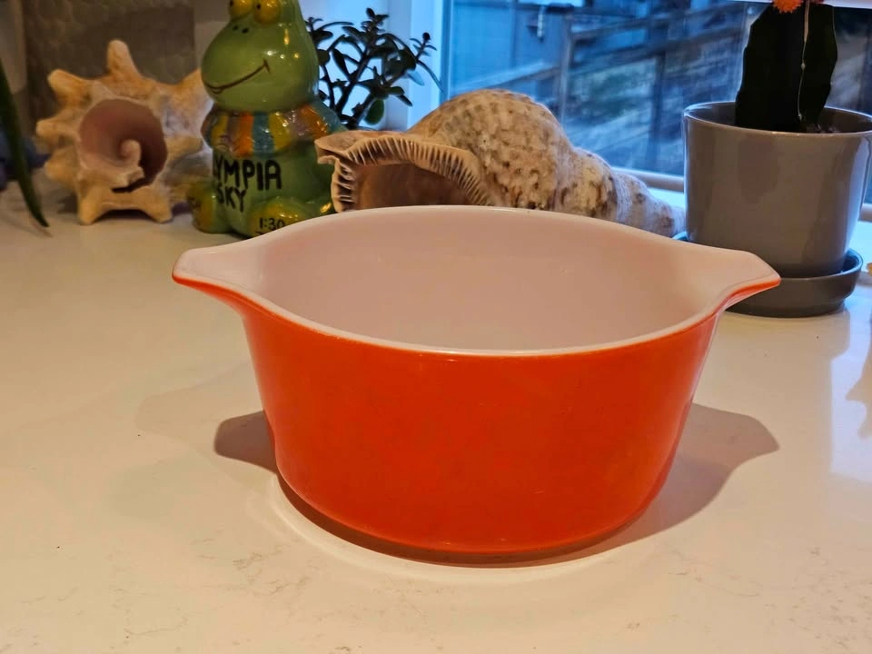 Vintage 1970s Pyrex Bowls & Casserole Set - photo 5