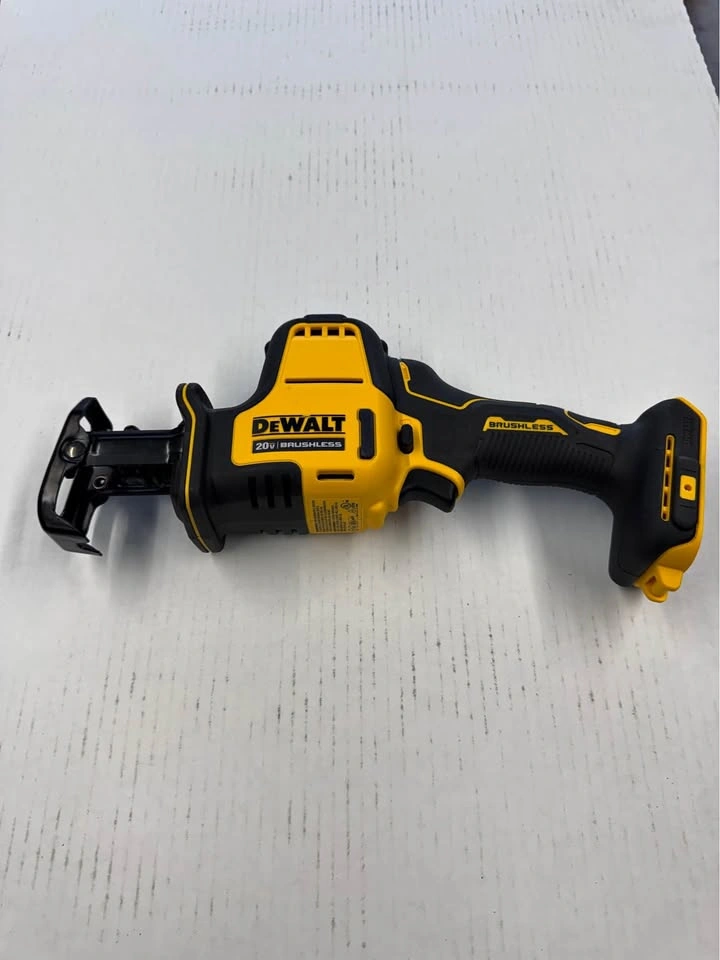 DEWALT ATOMIC 20V MAX Cordless Brushless Compact Reciprocating S
