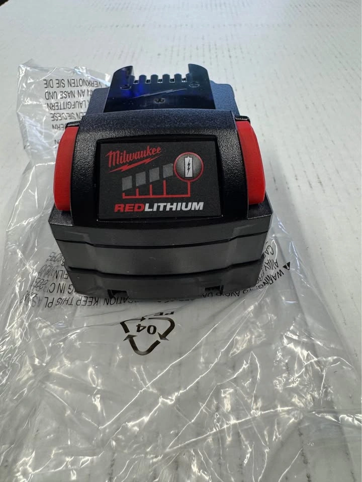 Milwaukee M18 18-Volt 4.0 Ah Lithium-Ion XC Battery Pack - photo 2