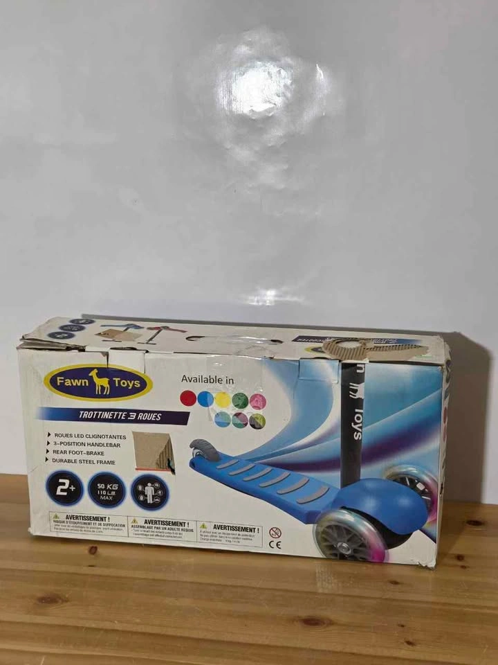 Junior 3-Wheel Kids Scooter LED Flash Wheels Adjustable, New - photo 2