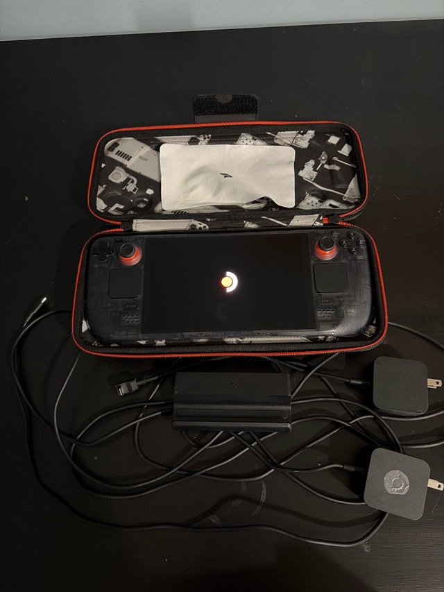Steam Deck OLED 1TB Limited Edition + Docking Station