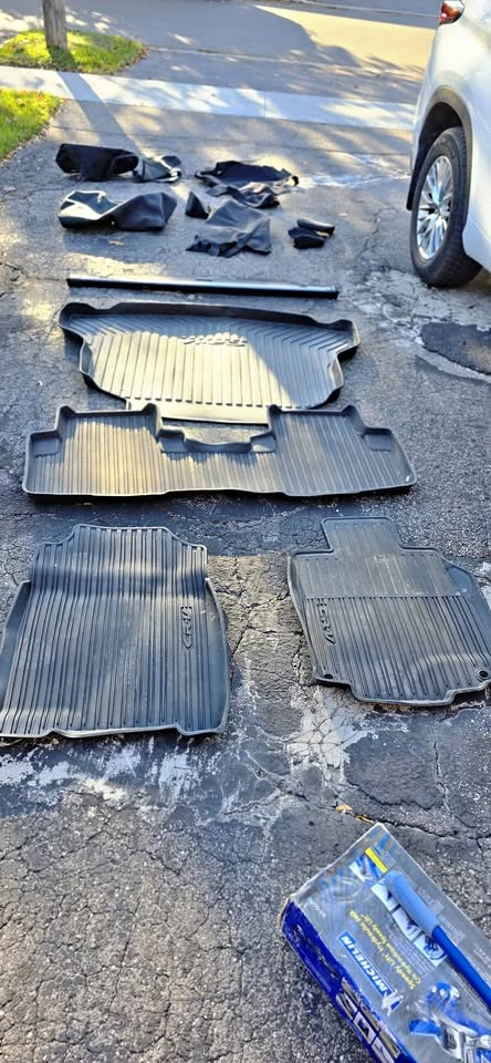 Crv floor mats and covers