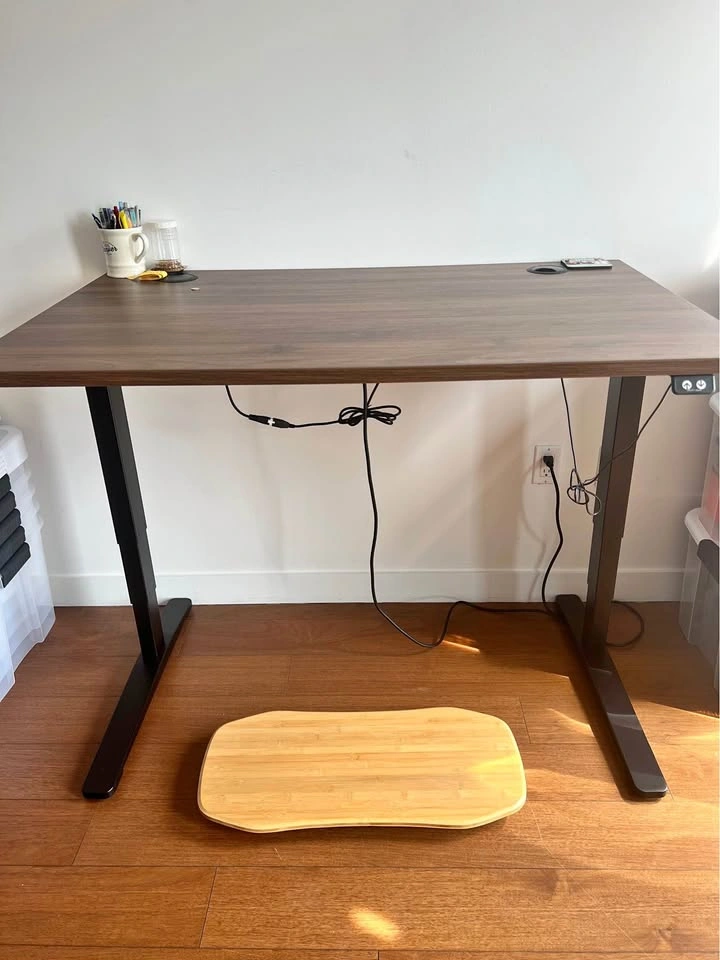 Uplift Standing Desk
